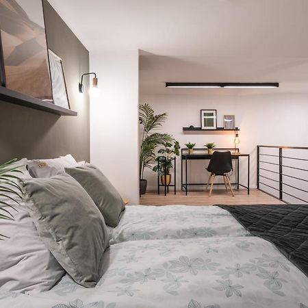 D24 - Historic Quarter Design Loft - Best Location By Bqa Budapest Extérieur photo