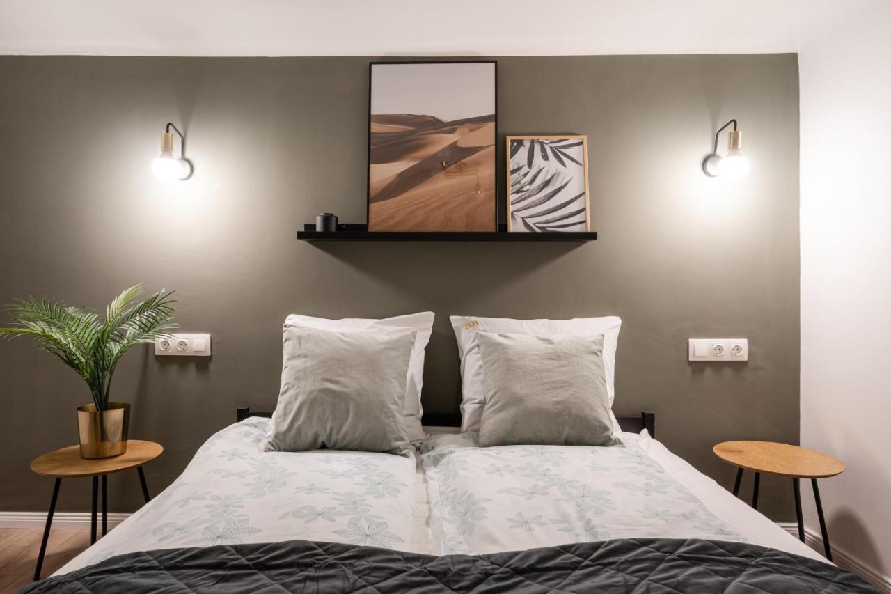 D24 - Historic Quarter Design Loft - Best Location By Bqa Budapest Extérieur photo